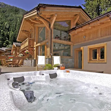 Sainte-foy-l'argentiere Chalet Sleeps 50 Wifi Chalet